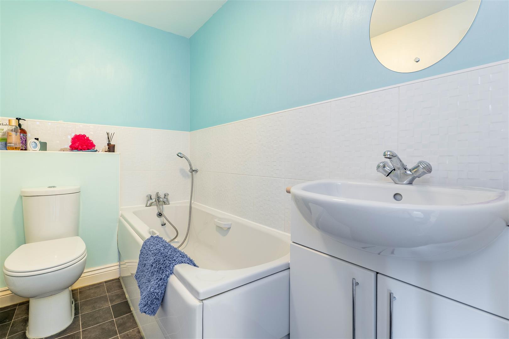4 bed property in Bishopton Crescent, Chorley
